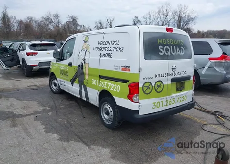 2015 Nissan Nv200 S z USA, uszkodzony, nr VIN 3N6CM0KNXFK727784